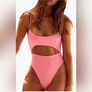 Womens Scoop Neck Cutout
Front Ruched Back High Cut
Monokini One Piece Swimsuit